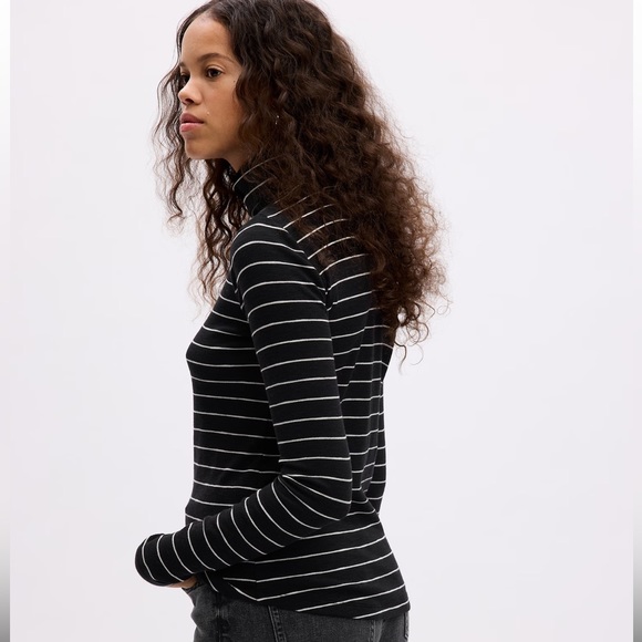 Turtleneck T-shirt - Picture 2 of 5